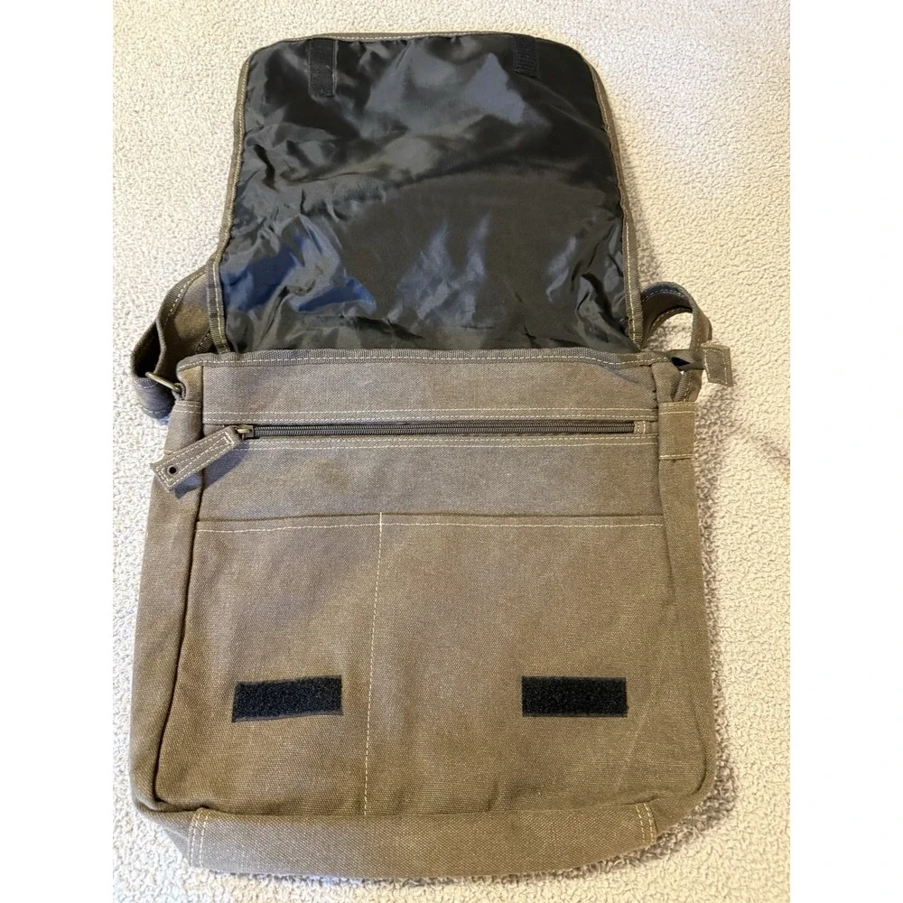 Robin Hood Universal Studios Movie Staff Bag Canvas Messenger Green Discontinued